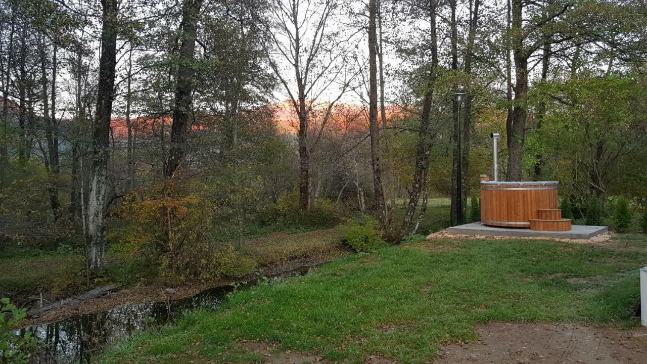 Vrelo Koreničko Vodenica Vrelo Chalets מראה חיצוני תמונה